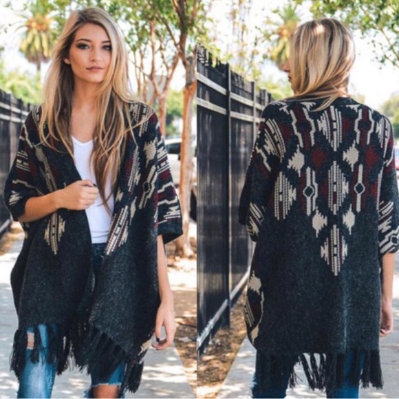 NWOT Cozy Charcoal Grey Tribal Print Open Front Knit Poncho - Picture 2 of 14